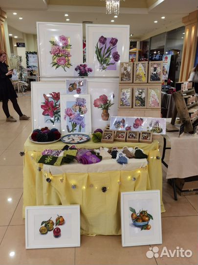 Подарки и картины