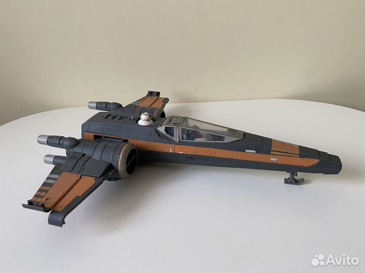 Космический корабль hasbro X-Wing с фигуркой