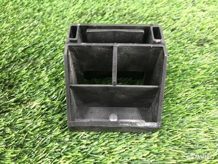 Крепление радиатора Bmw 5 E60 N52B30 2006