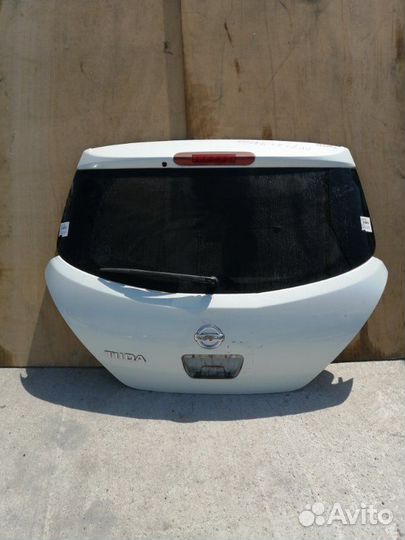 Дверь багажника Nissan Tiida C11
