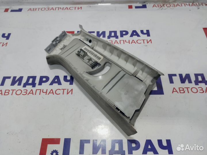 Обшивка стойки средней верхняя левая Volkswagen Passat B6 3C0868417