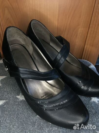 Туфли женские (черные, с пайетками)