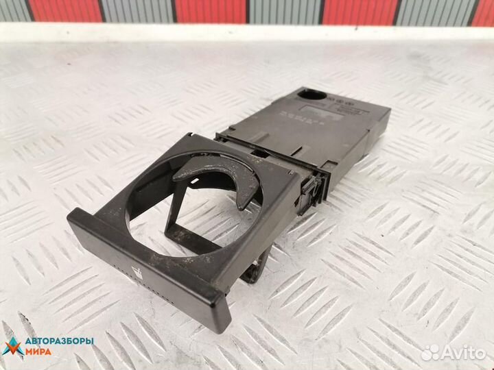 Подстаканник Ford Galaxy рест. 2002 1138723