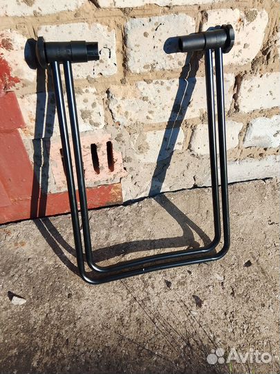 Стойка под ось велосипеда