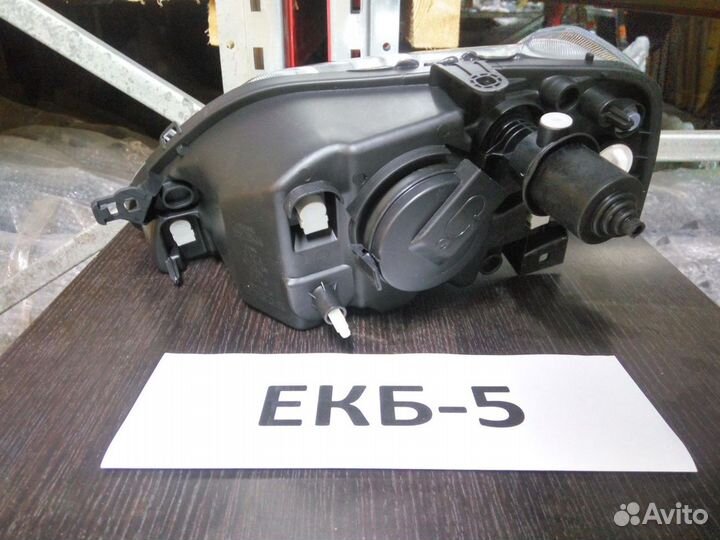 60 01 546 789 Фара правая Рено Логан 1