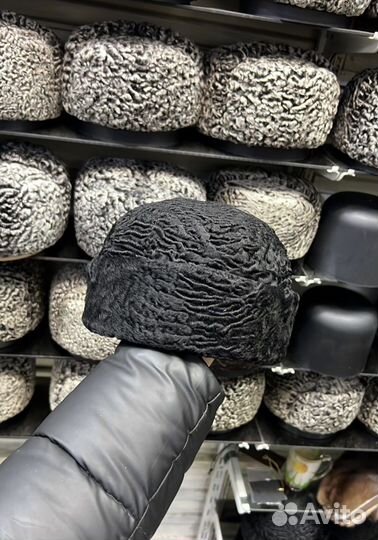 Каракулевая спортивная шапка