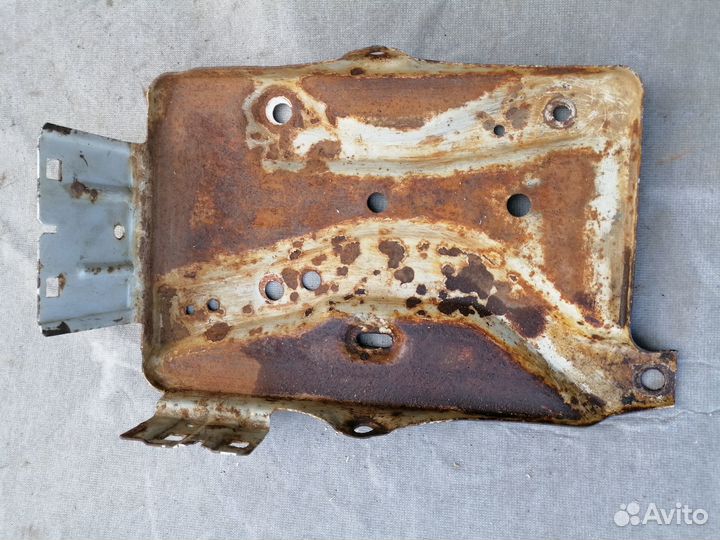 Площадка под акб Nissan Almera N15 1995-2000