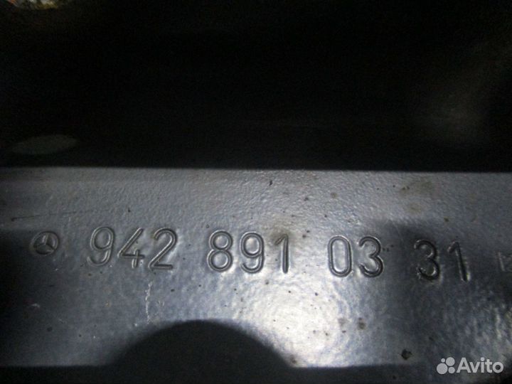 Кронштейн кабины правый Mercedes-Benz A9428910331