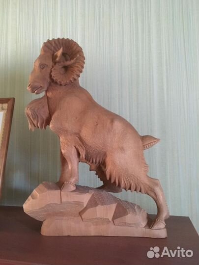 Деревянные статуэтки