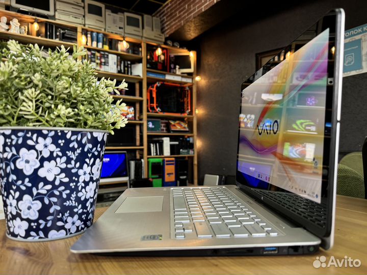 Ноутбук-трансформер Sony / Core i3 / SSD 256gb