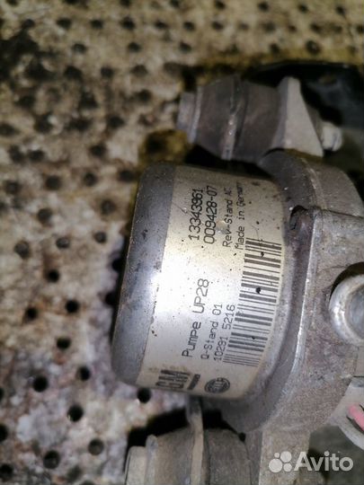 Вакуумный насос Opel Astra J