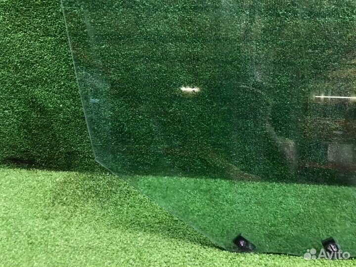 Стекло двери переднее правое Peugeot 308 хэтчбек