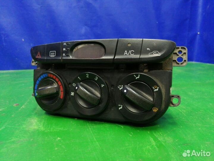 Блок управления климат-контролем Kia Sportage JA