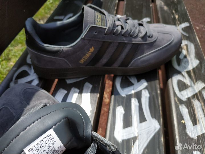 Кроссовки adidas spezial