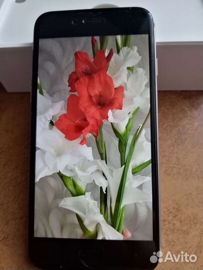 Телефон iPhone 6