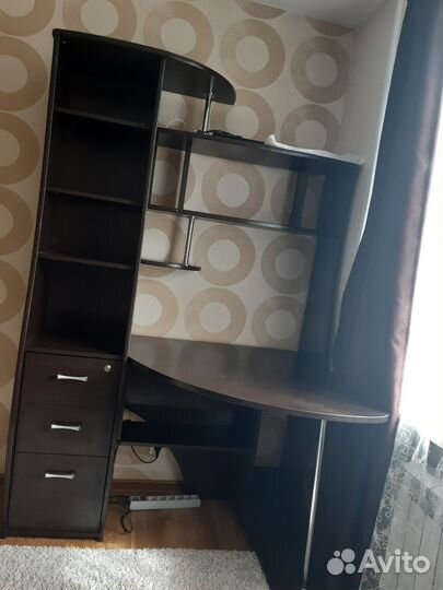 Письменный стол