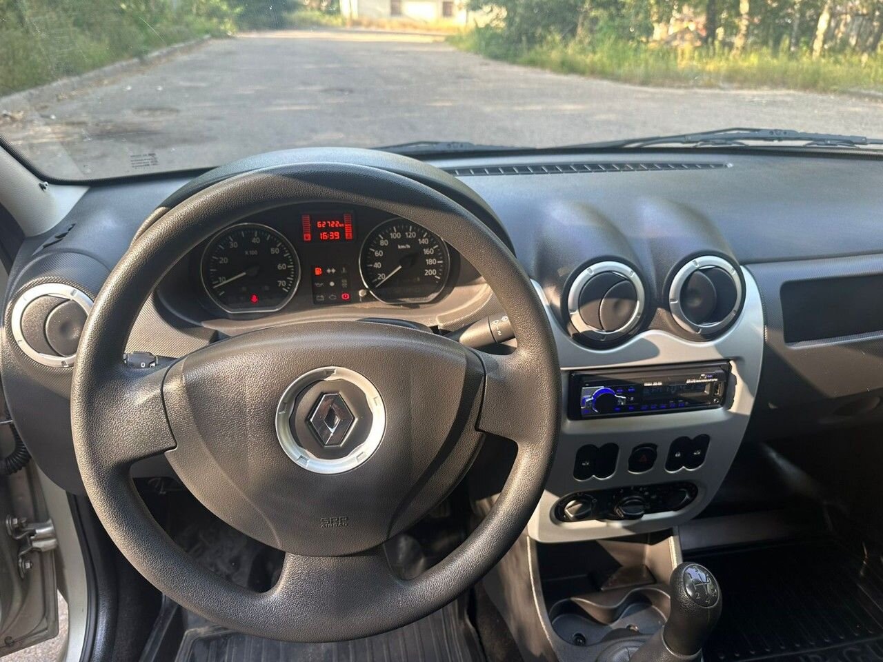 Renault Logan: фото владельца