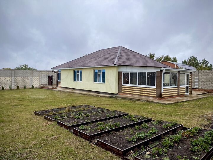 Коттедж 290 м² на участке 16 сот.