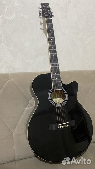 Акустическая гитара martinez