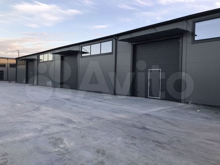 Склад, 555 м²