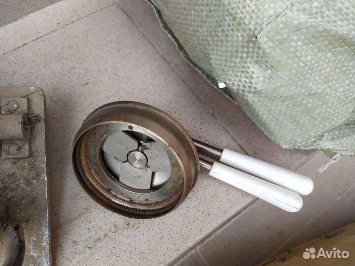 Закаточная машинка