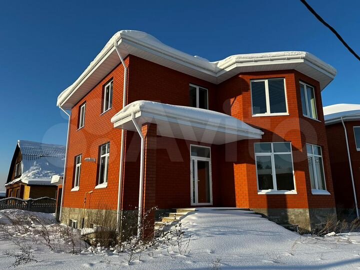 Коттедж 240 м² на участке 5 сот.