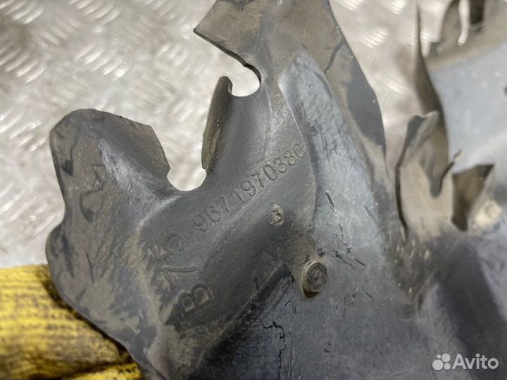 Воздухозаборник левый Citroen Ds4 2012