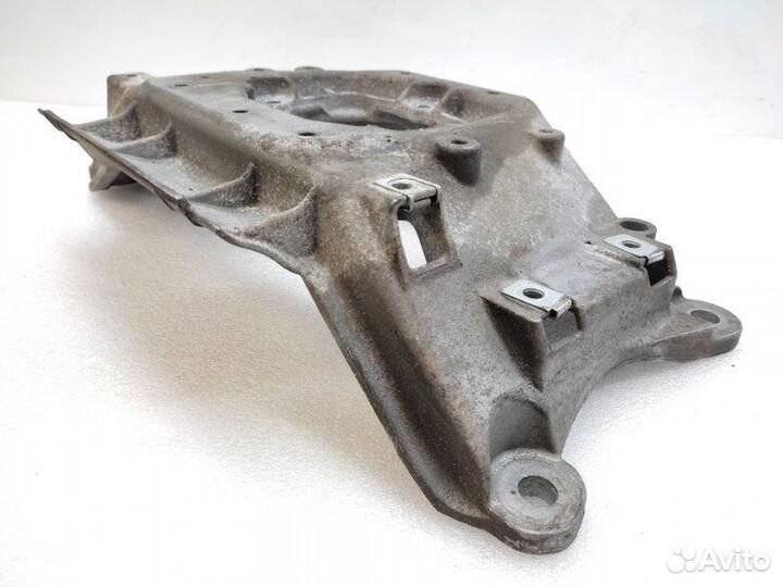 Кронштейн кпп Audi A6 C7 1.8 CYG 2018