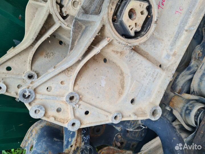 Подрамник передний Volkswagen Touran 1 1.9TDI 2004