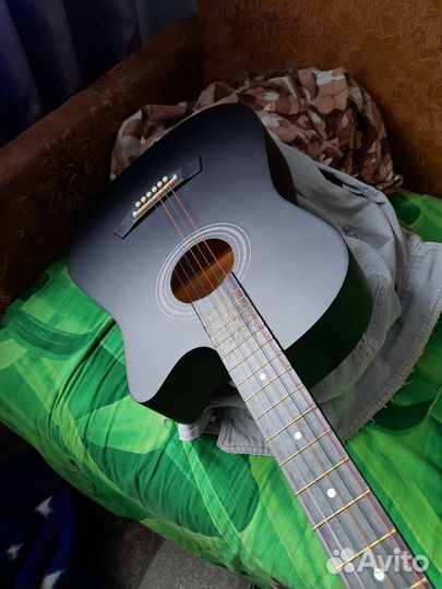 Акустическая гитара