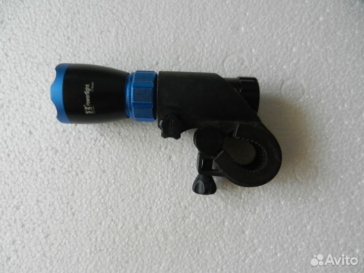 Фонарик и крепеж на руль