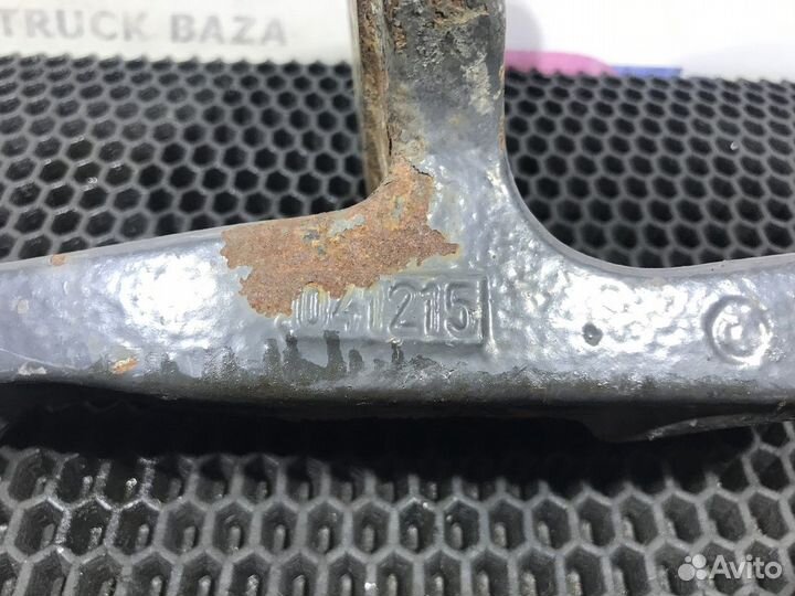 Кронштейн передней рессоры левый