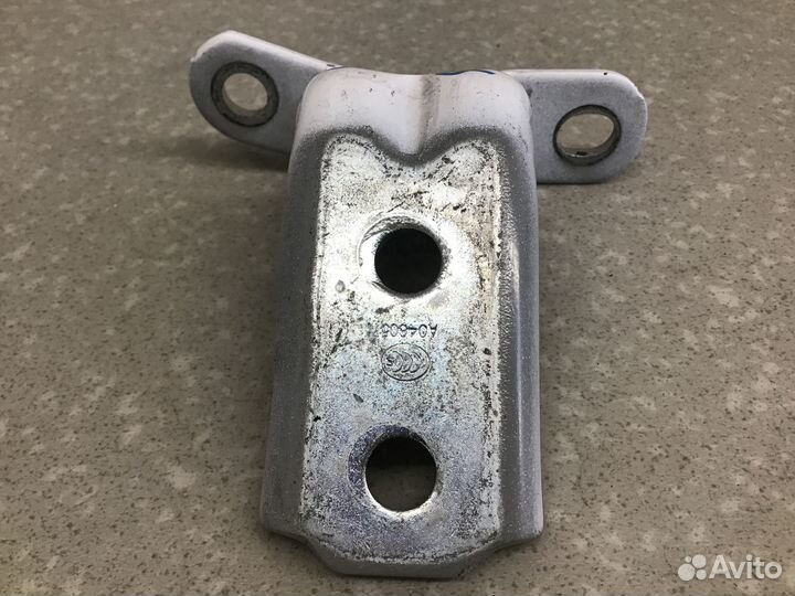 Петля двери передней правой верхняя Hyundai Santa