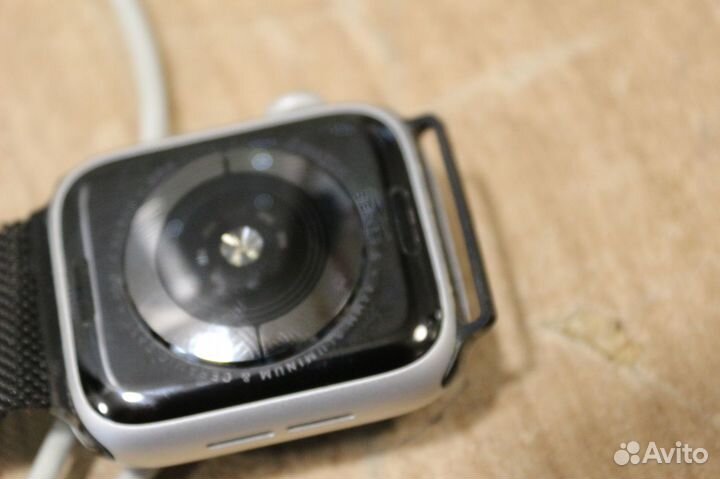 Смарт-часы Apple Watch Series 5 44mm