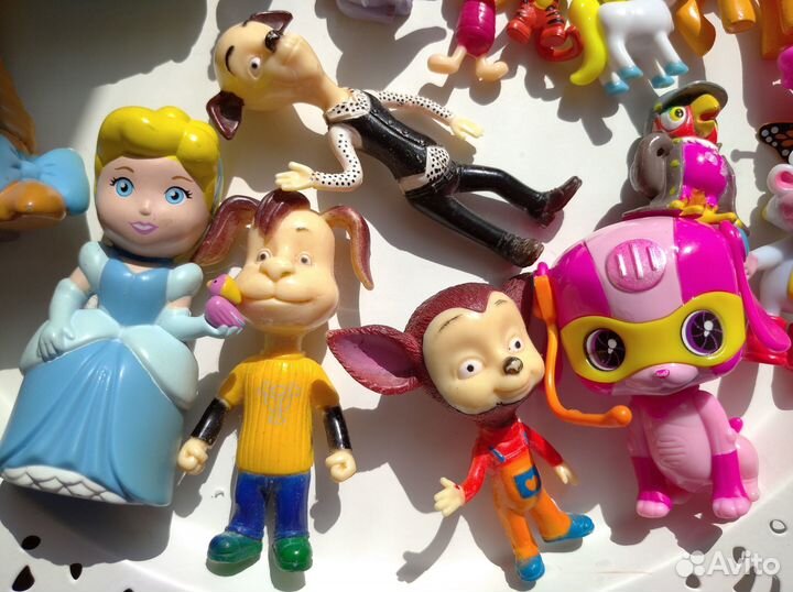 Игрушки/герои мультфильмов/ мелкие игрушки