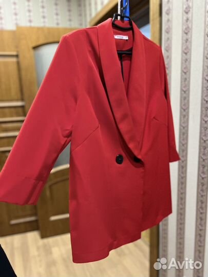 Пиджак женский 46-48(красный)
