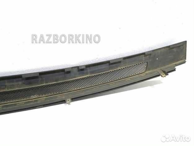 Водосток лобового стекла (жабо)