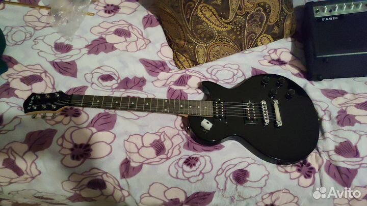 Гитара и комбоусилитель