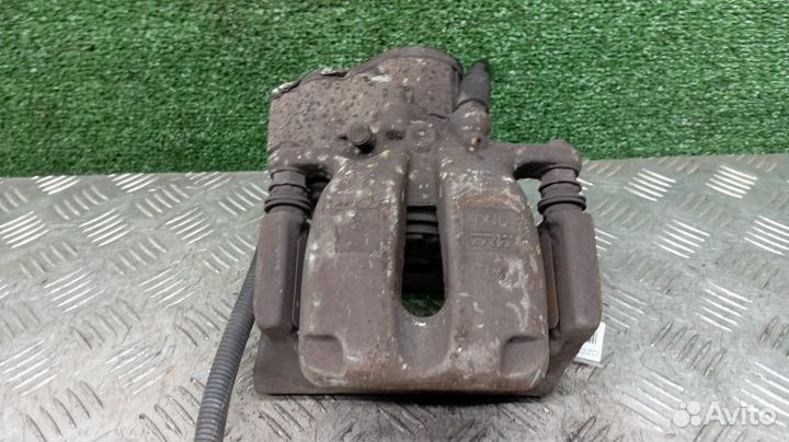 Суппорт Audi A8 Левый Задний