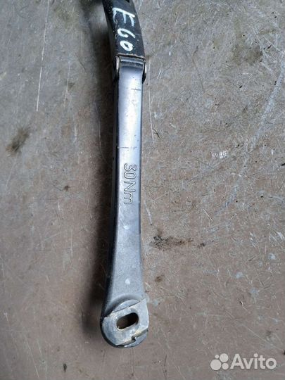 Поводок дворников левый BMW E60