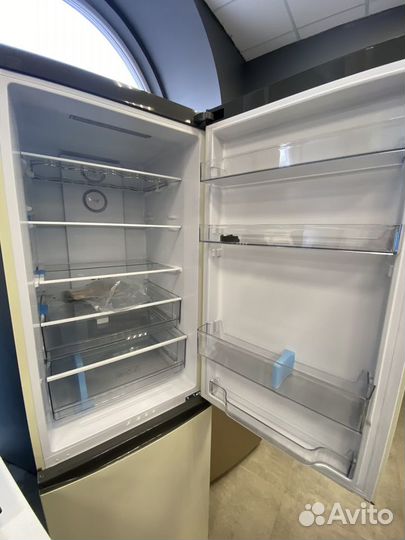 Холодильник Haier C2F636ccfd бежевый