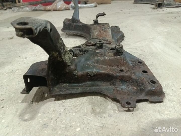 Подрамник передний Ford Focus