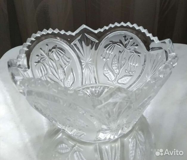 Хрустальные вазы новые 4 шт