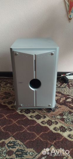 Активный сабвуфер