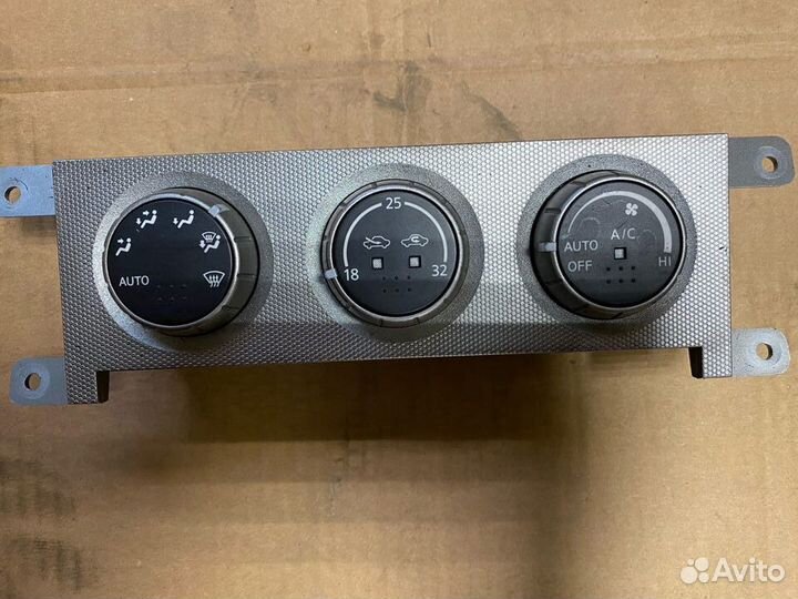 Nissan Patrol Y61 блок управления печкой