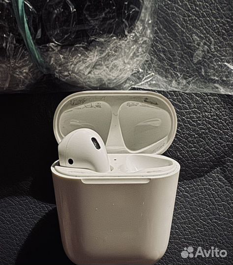 Apple Airpods 2019