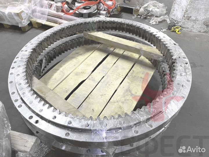 Поворотный круг Hyundai R290LC-9 81N8-00024GG