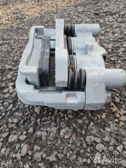 Суппорт УАЗ-3163 левый в сборе