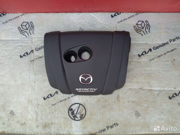 Крышка двигателя Mazda CX-5 2 с дефектом