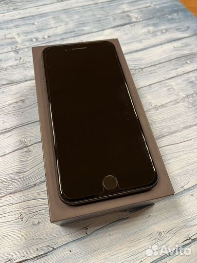 iPhone 8 Plus, 64 ГБ